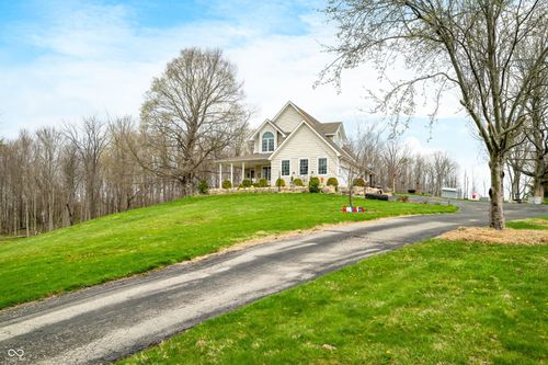 8842 Amphitheater Rd, Arlington, IN, 46104-9480 | Card Image