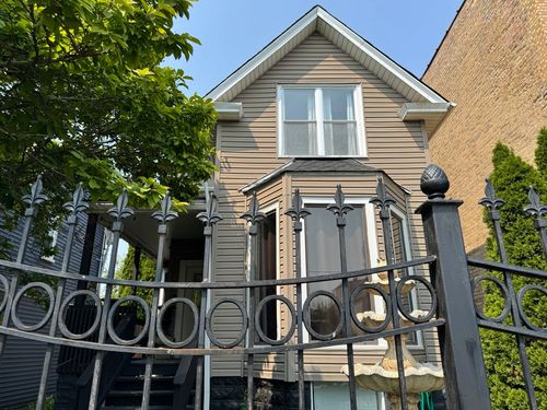 3908 N Bernard St, CHICAGO, IL, 60618-3202 | Card Image