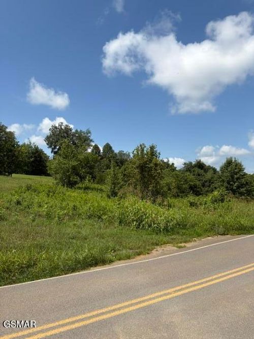 615 Green Hill Road, Dandridge, TN, 37725 | Card Image