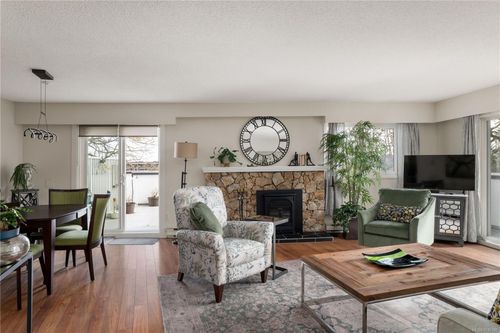 116-3962 Cedar Hill Rd, Saanich, BC, V8N3B8 | Card Image