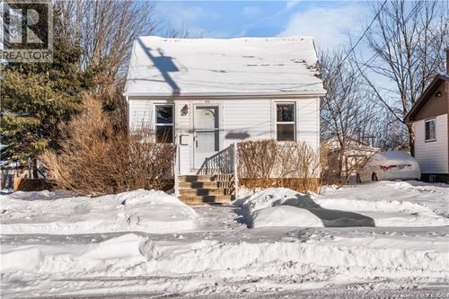195 Second Ave, Moncton, NB, E1C7Y5 | Card Image