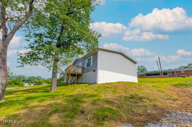 1826 Loop Rd, House other with 3 bedrooms, 2 bathrooms and null parking in La Follette TN | Image 27