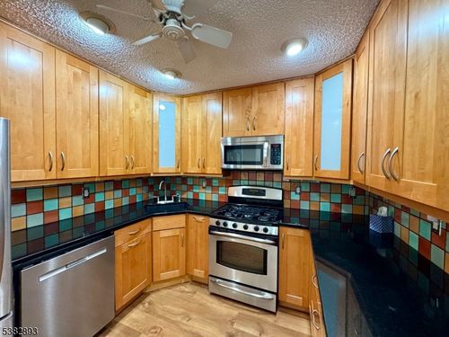 21 Crabapple Ln, Franklin Park, NJ, 08823-1407 | Card Image