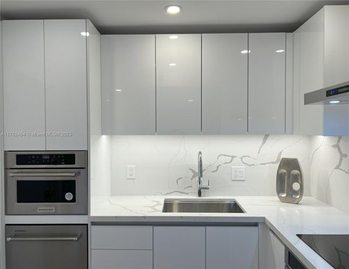 apt-207-1881 Middle River Dr, Fort Lauderdale, FL, 33305-3555 | Card Image