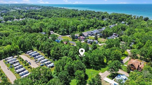 11-41 Lincoln Ave, South Haven, MI, 49090-7116 | Card Image
