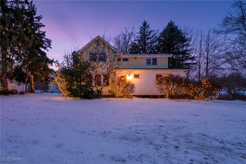 5948 S Ridge Rd W, Geneva, OH, 44041-8374 | Card Image