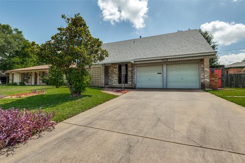 1210 Mcham St, Irving, TX, 75062-4353 | Card Image