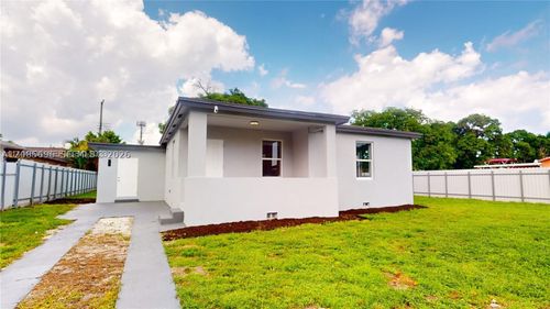 511 Se 2nd St, Hialeah, FL, 33010-5309 | Card Image