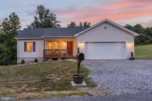 86 Hampshire House Dr, Yellow Spring, WV, 26865-1105 | Card Image