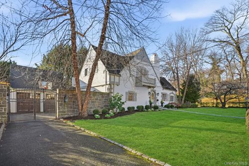 1 Oneida St, Rye, NY, 10580-1717 | Card Image