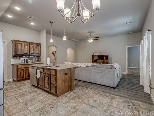 13 Evermore Ln, House other with 3 bedrooms, 2 bathrooms and null parking in Yukon OK | Image 22