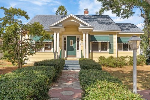 727 23rd Ave N, St. Petersburg, FL, 33704-3309 | Card Image