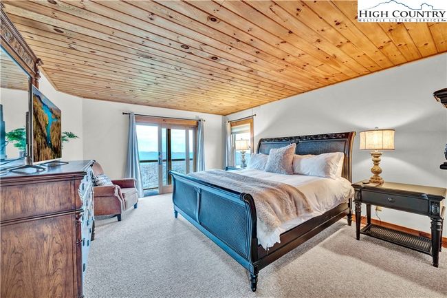 Bedroom suite #3 - upper level | Image 35