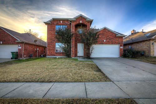 7302 Cresswell Dr, Arlington, TX, 76001-5914 | Card Image