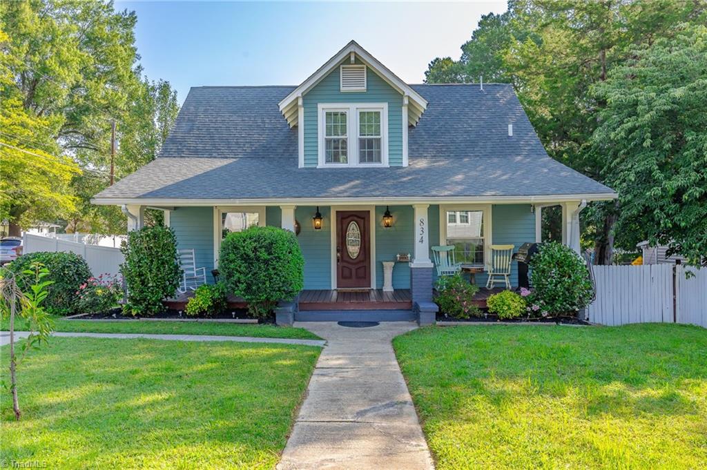 Howard Pl, High Point, NC 27262