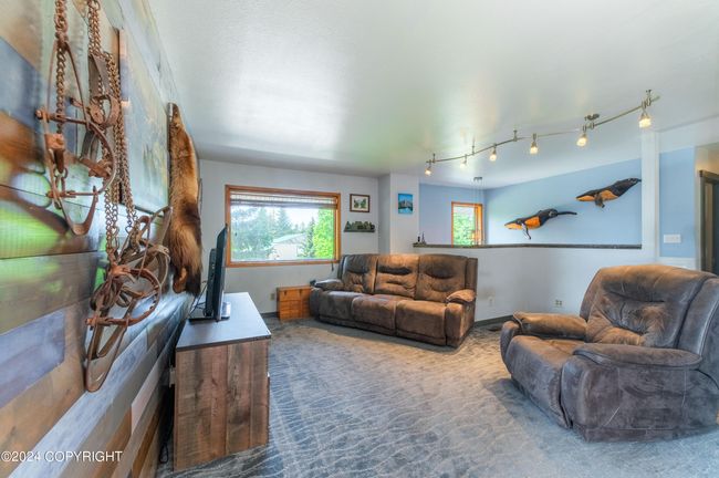 Upstairs living room | Image 35