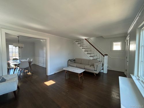 17 Cottonwood Rd, Port Washington, NY, 11050-1615 | Card Image