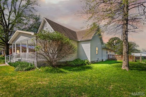 122 N Jefferson Street, Medora, IL, 62063 | Card Image