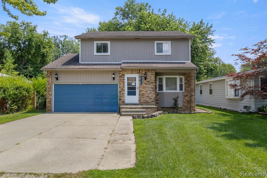 Arbor St, Harrison Township, MI 48045