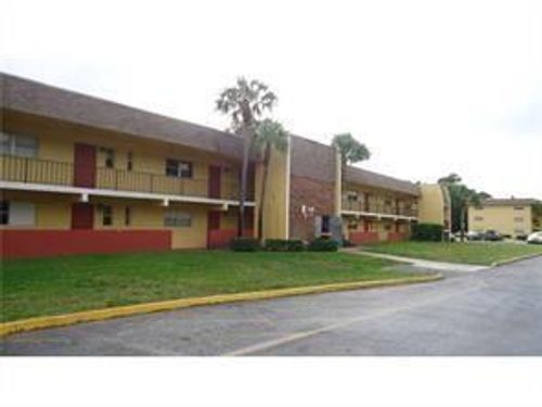 206-7900 Fairview Drive, Tamarac, FL, 33321 | Card Image