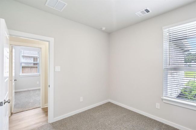 6717 Chinapkin Oak Ln, House other with 3 bedrooms, 2 bathrooms and 2 parking in Conroe TX | Image 15