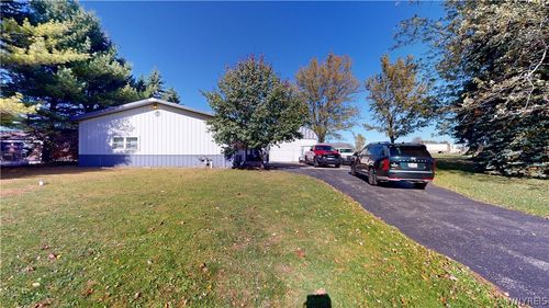 5596 Genesee St, Lancaster, NY, 14086-9790 | Card Image