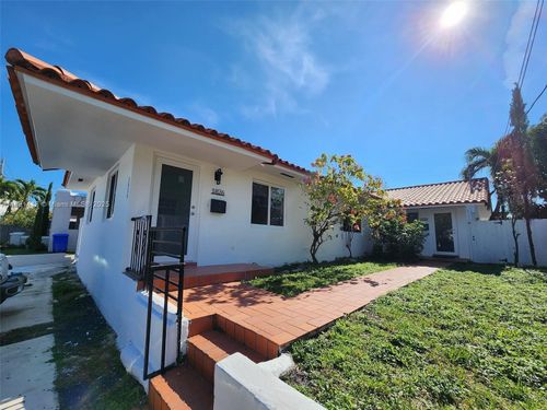 1828-1828 Nw 4th St, Miami, FL, 33125-4524 | Card Image