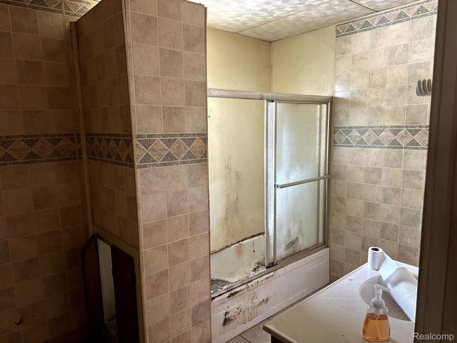 19351 Georgia St, House other with 4 bedrooms, 1 bathrooms and null parking in Roseville MI | Image 9