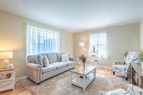 103 Woods Ave, Malverne, NY, 11565-1032 | Card Image