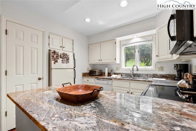 Striking granite counters | Image 27
