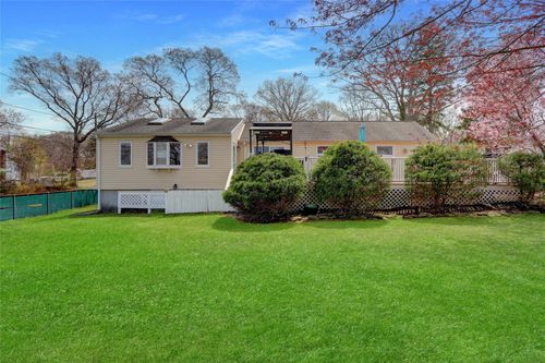 4 Atlantic Dr, Sound Beach, NY, 11789-1919 | Card Image