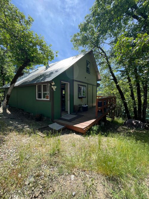 000 Burr Valley Rd, Bridgeville, CA, 95526 | Card Image