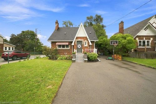 59 Lyons Ave, Brantford, ON, N3R4P8 | Card Image