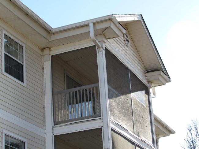 Exterior photo of screen porch. | Image 4