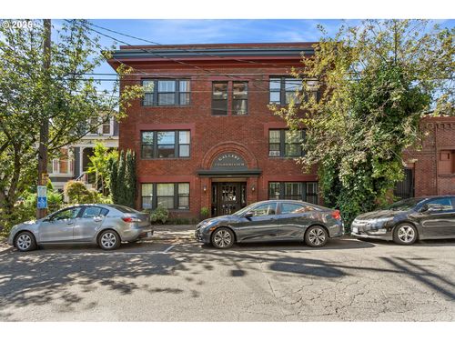 apt-102-2076 Nw Johnson St, Portland, OR, 97209-1373 | Card Image