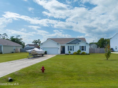 402 Saxby Way, Holly Ridge, NC, 28445-8026 | Card Image