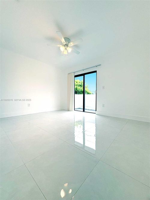 3065-3079 Nw 11th St, Miami, FL, 33125 | Card Image
