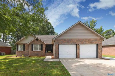 1903 Cumberland Avenue Sw, House other with 3 bedrooms, 2 bathrooms and null parking in Decatur AL | Image 1