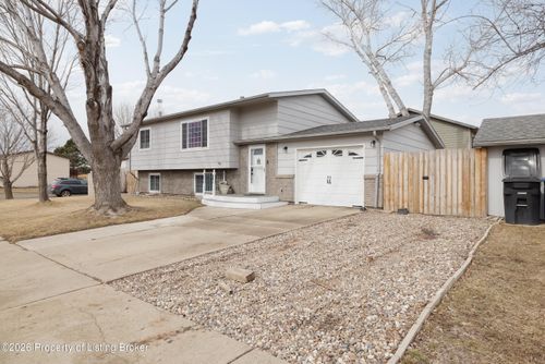 127 17th St E, Dickinson, ND, 58601-3357 | Card Image