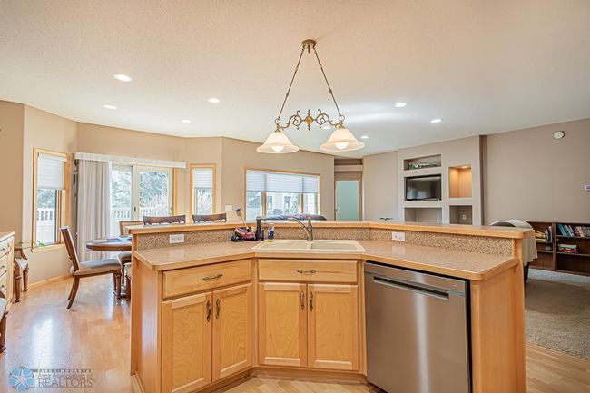 Kitchen | Image 12