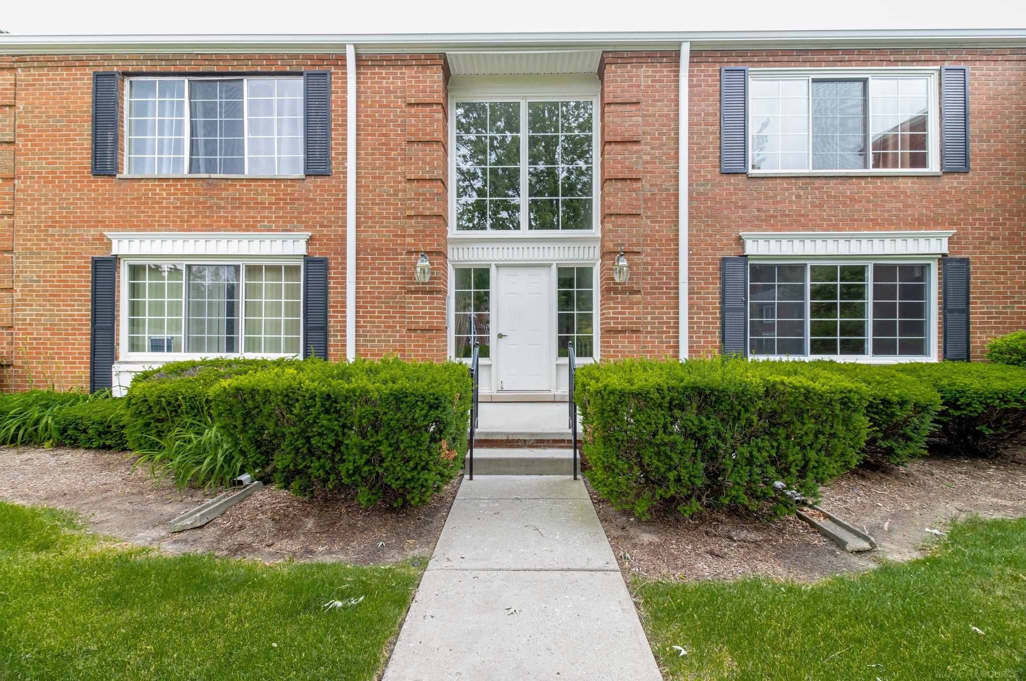 Fox Hills Dr, Bloomfield Hills, MI 48304