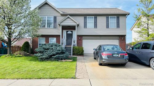 29490 Hunter St, Trenton, MI, 48183-7012 | Card Image