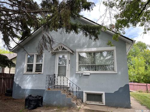 630 5th Ave E, Prince Albert, SK, S6V2H5 | Card Image