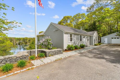 162 Main St, Osterville, MA, 02655-1415 | Card Image