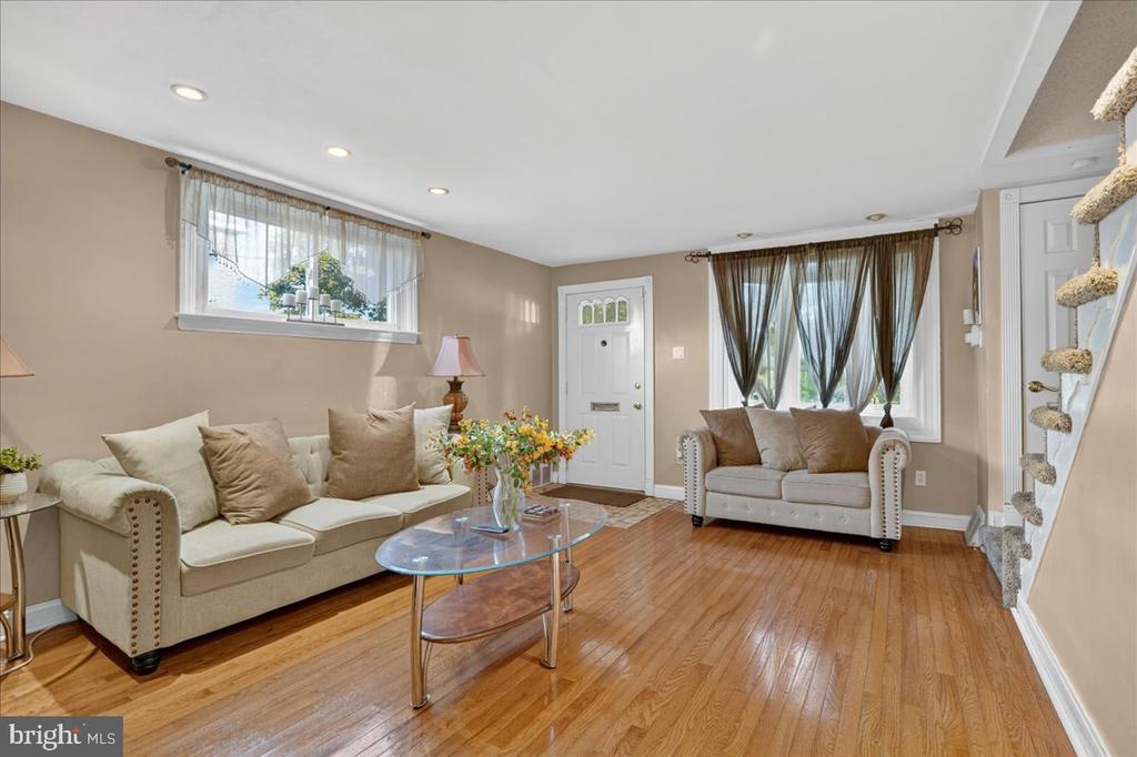 Residential in CLIFTON HEIGHTS 5