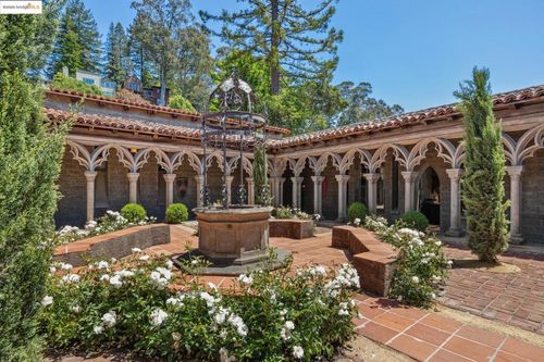 2900 Buena Vista Way, Berkeley, CA, 94708-1927 | Card Image