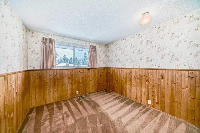 436 Dalmeny Hill Nw, Home with 4 bedrooms, 1 bathrooms and 4 parking in Calgary AB | Image 17