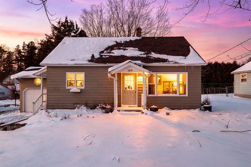 127 State St W, Dresser, WI, 54009-9013 | Card Image