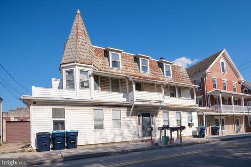 3 N Main St, STEWARTSTOWN, PA, 17363-4174 | Card Image