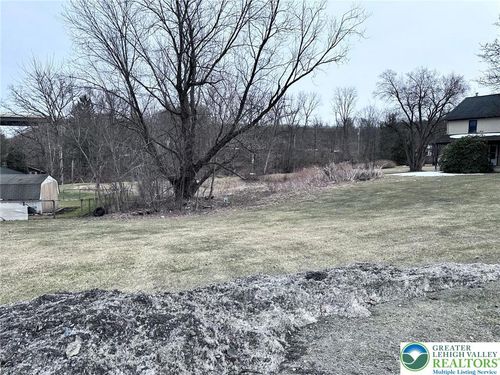 7761 Center St, Slatington, PA, 18080-1014 | Card Image